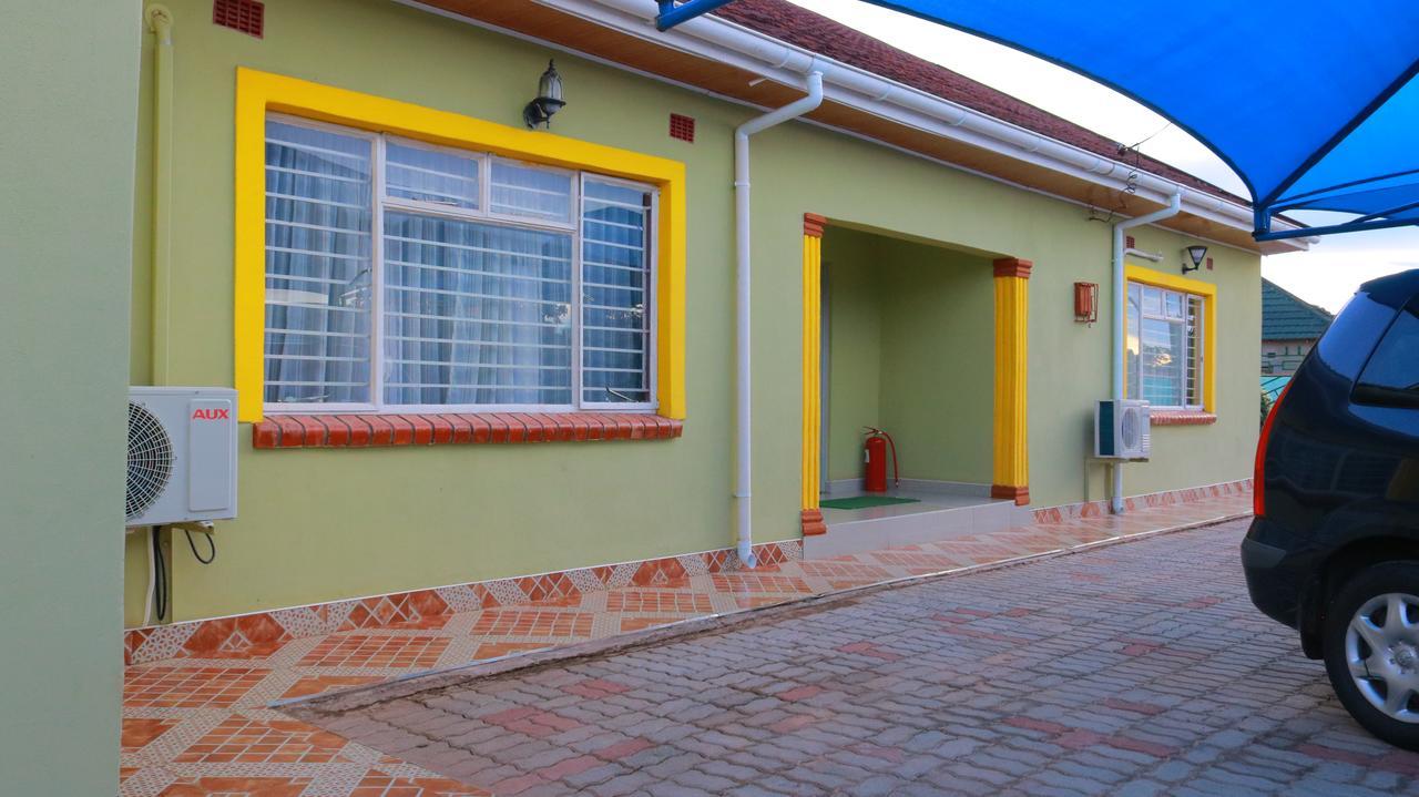 Km Executive Lodge Livingstone Exterior foto