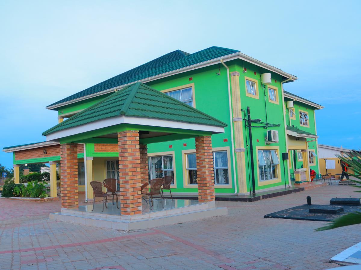 Km Executive Lodge Livingstone Exterior foto
